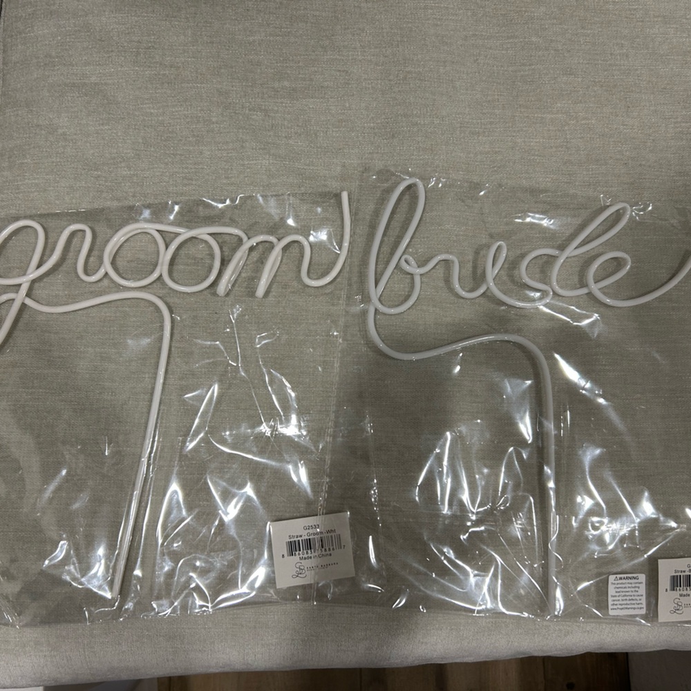 Bride and Groom straw set
